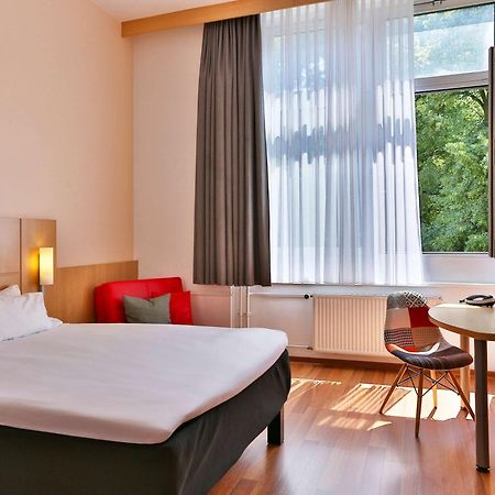 Ibis Berlin City Sued Exteriör bild