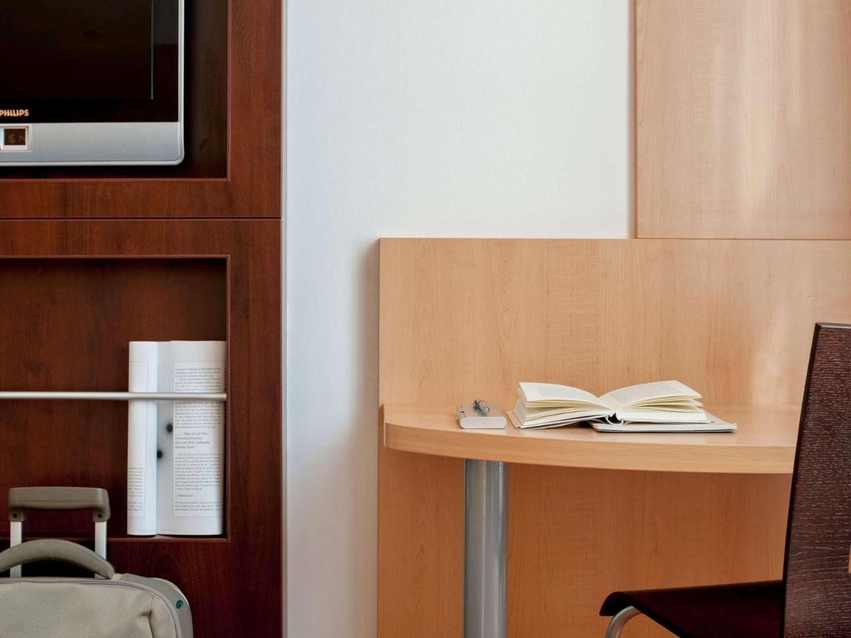 Ibis Berlin City Sued Exteriör bild