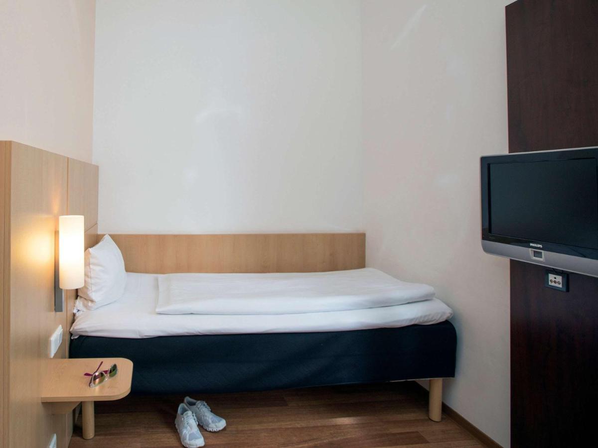 Ibis Berlin City Sued Exteriör bild