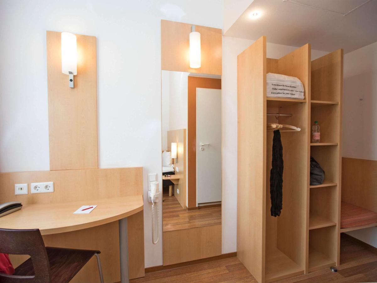 Ibis Berlin City Sued Exteriör bild