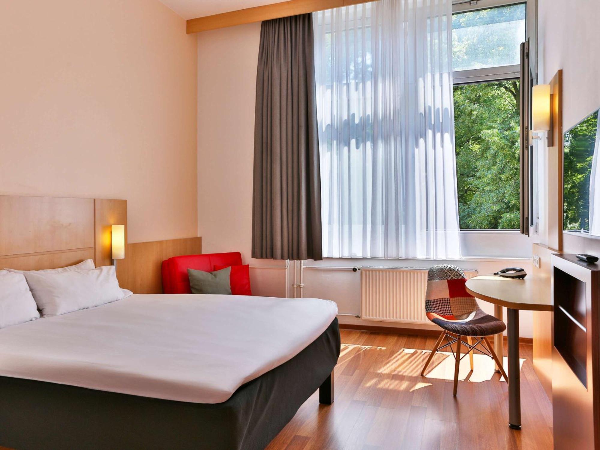 Ibis Berlin City Sued Exteriör bild
