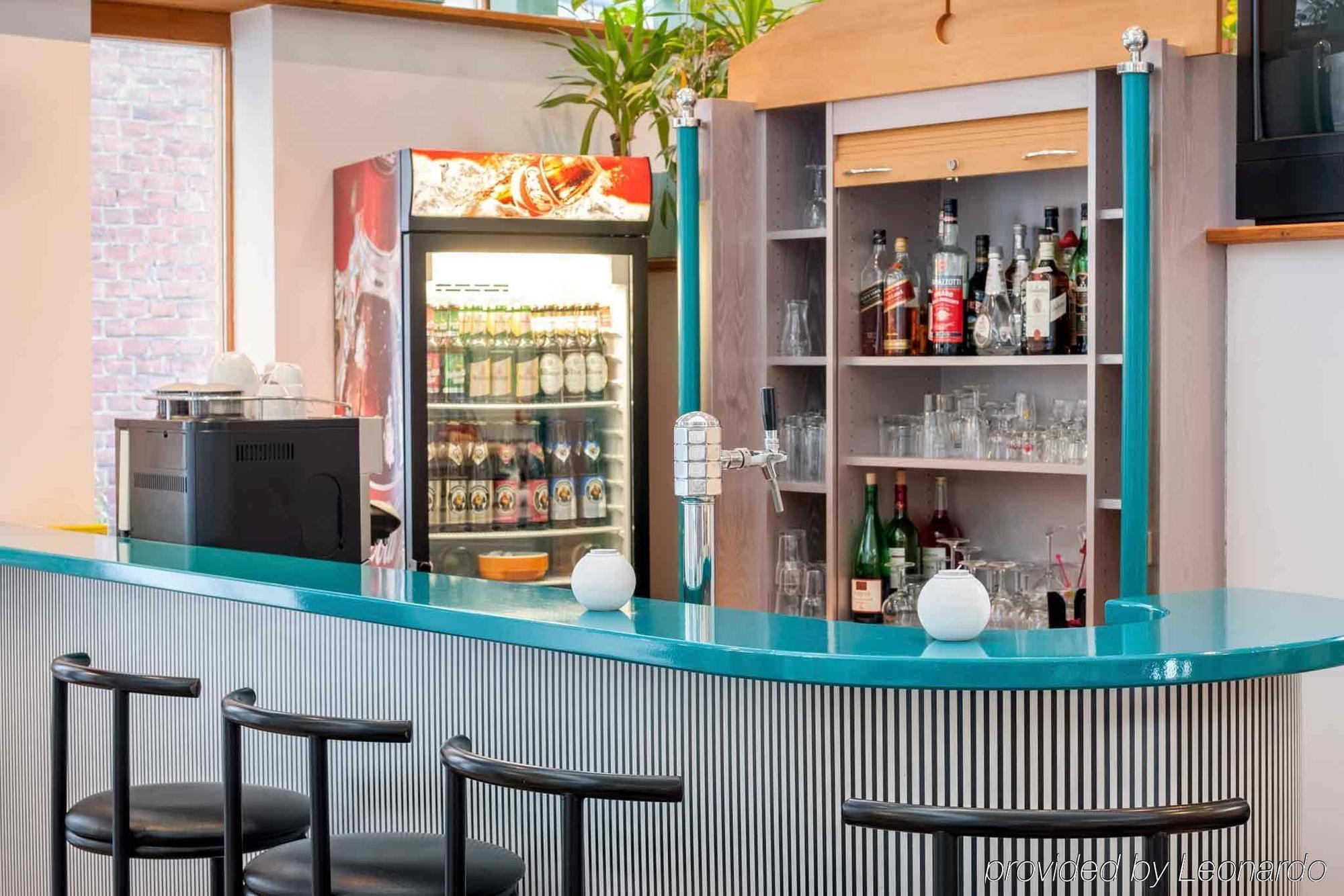 Ibis Berlin City Sued Exteriör bild
