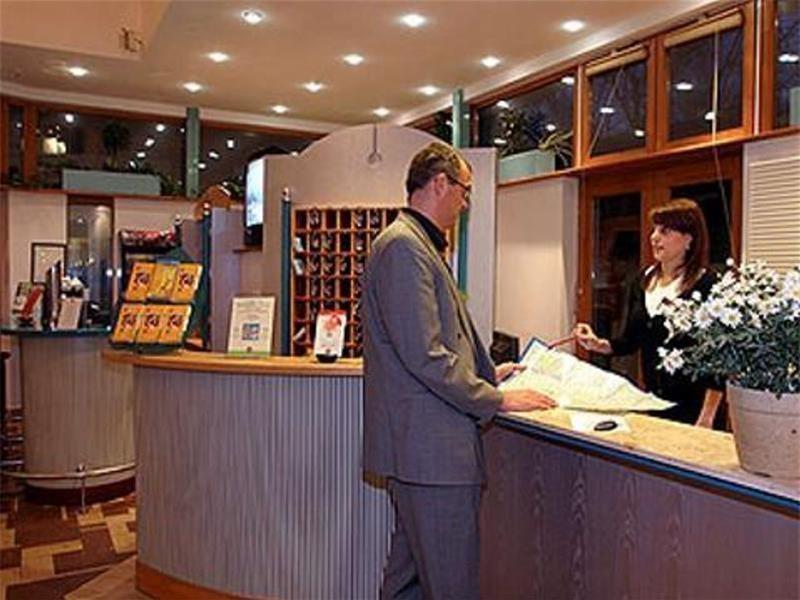Ibis Berlin City Sued Exteriör bild
