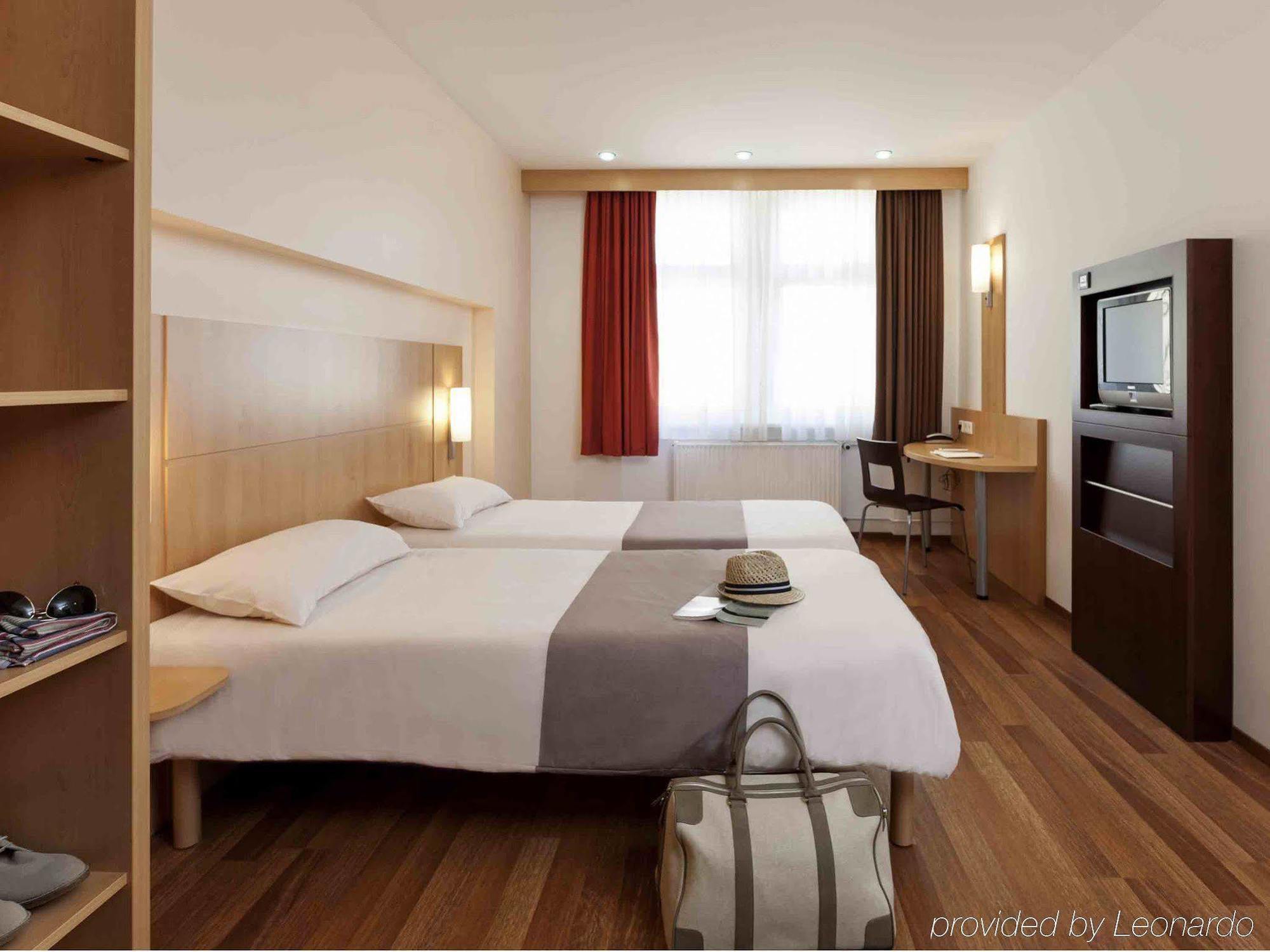 Ibis Berlin City Sued Exteriör bild