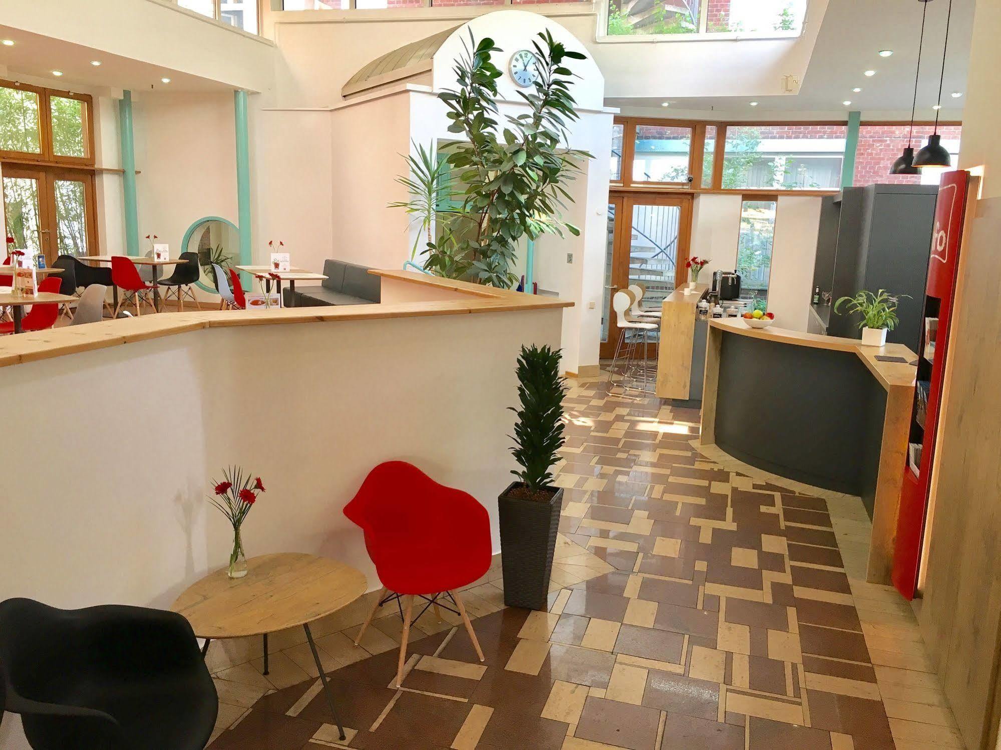 Ibis Berlin City Sued Exteriör bild